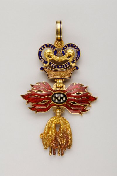 Ordenen af det gyldne skind: Østrigsk guldskind - reduceret emblem - 1850-1900 - guld og emaljer - H 6,2 cm; B 4,1 cm; Vægt: 20 g - Privat samling af Anonymous Anonymous