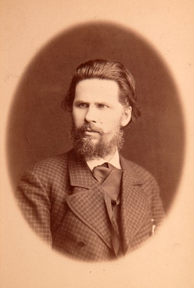 Portræt af kunstneren Ivan Nikolaievitch (Nikolaevich) Kramskoi (1837-1887). Albumin foto af Anonymous Anonymous