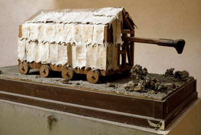 Rekonstruktion af en belier, en krigsmaskine af karthagisk oprindelse og derefter adopteret af de romerske legionærer. Rom Museo della Civilta Romana af Anonymous Anonymous