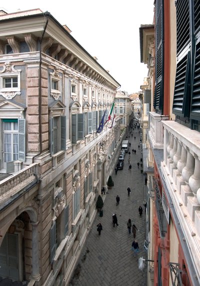 Udsigt over Via Garibaldi eller Strada Nuova i Genes (Genova), Italien af Anonymous Anonymous