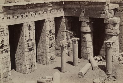 Medinet Habu: Koptisk kirke i centrum af Ramses III-templet af Antonio Beato