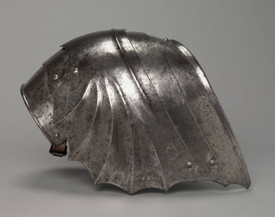 Gotisk vifteformet pauldron, ca. 1485-1500 (stål) af Antonio Missaglia