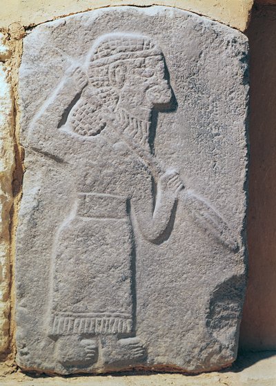 Orthostat, der skildrer en soldat fra Kapara-paladset, konge af Guzama, Tell Halaf, Syrien (kalksten) af Aramaean