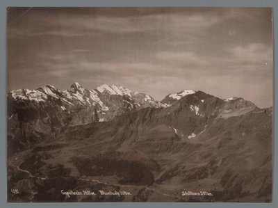Udsigt over Gspaltenhorn, Blüemlisalp og Schilthorn i Berner Alperne Panorama af Jungfraukette (serietitel) af Arthur Gabler