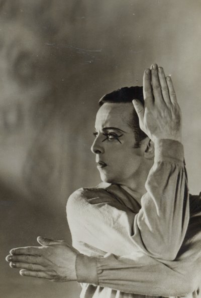 Postkort af Robert Helpmann (1909-86) i The Wanderer 1941 af Australian Photographer