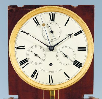 En månedsgående bodenstanduhr med ligning af tid og fuld kalender af Austrian School