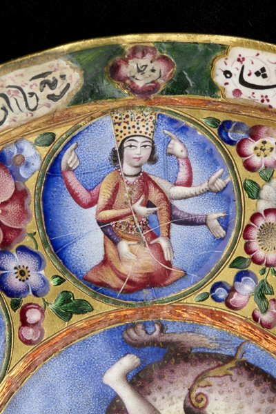 Skål med låg, underkop og ske med astrologisk dekoration, begyndelsen af 1800-tallet af Baqir