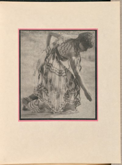 [Kvindelig danser som nymfe, bukker]. af Baron Adolf De Meyer