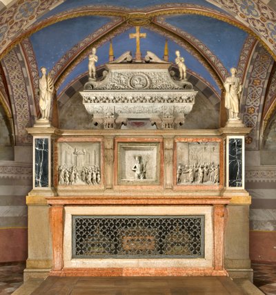 Krypt, højalter med de hellige Marcellinos og Peters eksorcists ark, udført af Benedetto Briosco 1506-08, genkomponeret af Matteo Galletti 1609 af Benedetto Briosco
