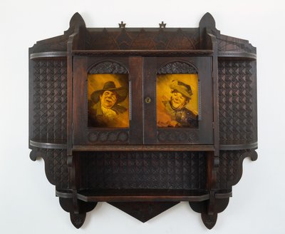 Hængende vægskab med keramiske plader, udskæring tilskrevet Mary Madeline Nourse, plaques til Artus van Briggle (1869-1904) 1887-99 (sort valnød og glaseret ler) af Benn attr.to Pitman