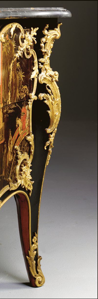 Louis XV kommode, ca. 1740 (ormolu-monteret kinesisk sort, polykrom & forgyldt lak, serpentin, marmor og vernis) af Bernard van Risamburgh