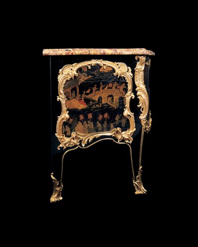 En Louis XV-kommode af Bernard van Risenburgh II