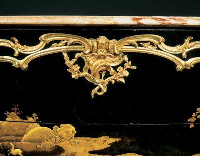 Kommode (ormolu-monteret japansk lak) af Bernard van Risenburgh II