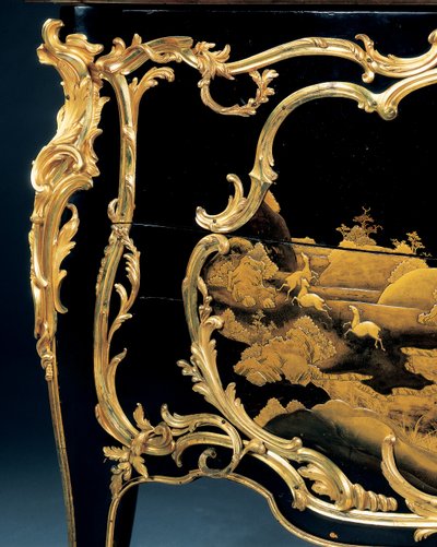 Kommode (ormolu-monteret japansk lak) af Bernard van Risenburgh II