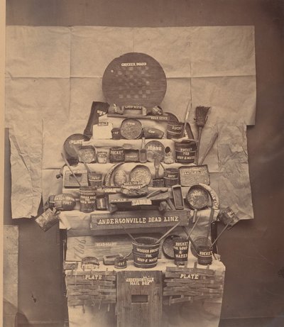 Relikvier fra Andersonville-fængslet, juni 1866. af Brady and Co