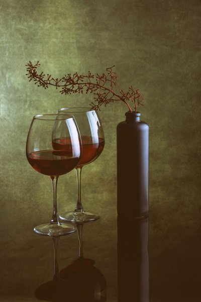 Elegant vin-stilleben af Brig Barkow