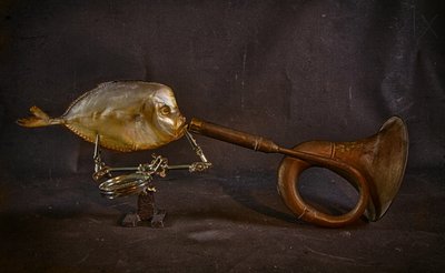Surrealistisk fiskehorn af Brig Barkow