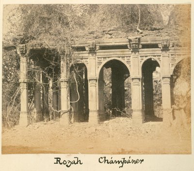 Rozah, Champaner, ca. 1875 (s/h-foto) af British Photographer