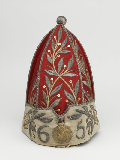 Officers grenaderkasket, 65th Regiment of Foot, 1758 ca. af British School
