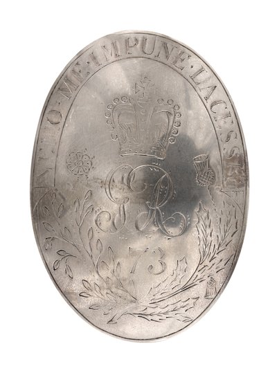 Skulderbælteplade, 73. (Highland) Regiment of Foot, ca. 1788 (skulderbælteplade) af British School