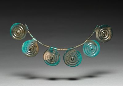 Elementer fra en halskæde, ca.1400-1300 f.Kr af Bronze Age
