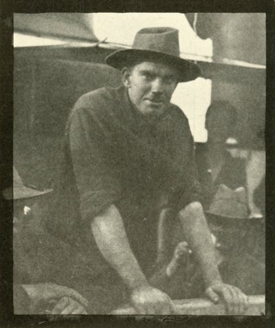Sidste fotografi af sergent Hamilton Fish, taget i live, fredag den 10. juni 1898, 1899. af Burr McIntosh