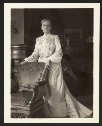 Mrs John Arbuckle, ca. 1900-10 (s/h foto) af Burr William McIntosh