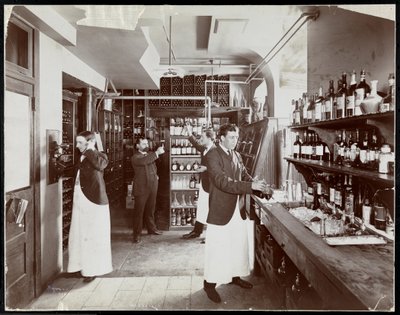 Et spisekammer på Hotel Manhattan, 1902 (sølv gelatinetryk) af Byron Company