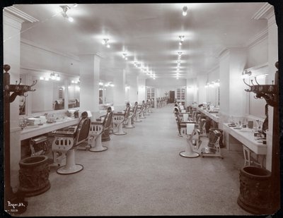Barbershop på Hotel Knickerbocker, 1906 (sølv gelatinetryk) af Byron Company