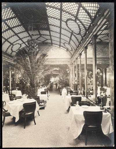 Spisestue på Hotel Imperial, 1904 (sølv gelatinetryk) af Byron Company