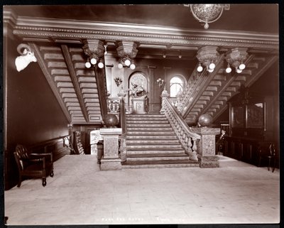 Trappe ved Park Avenue Hotel, 1901 eller 1902 (sølv gelatinetryk) af Byron Company