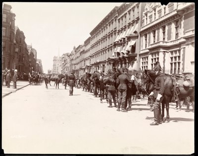 Guvernørens stab afventer Li Hung Changs ankomst på Waldorf Astoria Hotel, 34th Street, New York, 1896 (sølv gelatinetryk) af Byron Company