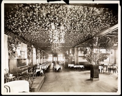 Spisestuen på Hotel Dolphin, New York, 1915 (sølv gelatinetryk) af Byron Company