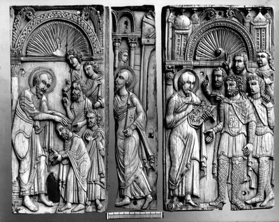 Tre plaques fra tronen siges at være fra Grado, 6.-7. eller 11. århundrede af Byzantine School