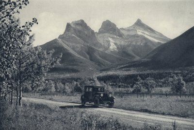 De canadiske Rockies: Three Sisters, Banff (s/h-foto) af Canadian Photographer