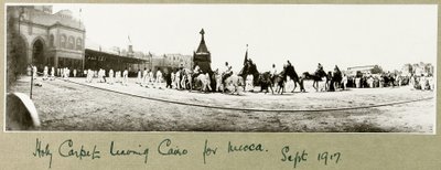 Det hellige tæppe forlader Cairo på vej til Mekka, september 1917 af Capt. Arthur Rhodes