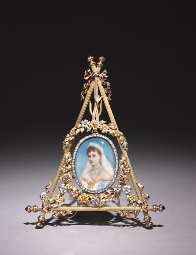 Trekantet ramme med portræt af Czarina Alexandra Feodorovna, 1896-1908 af Carl Fabergé