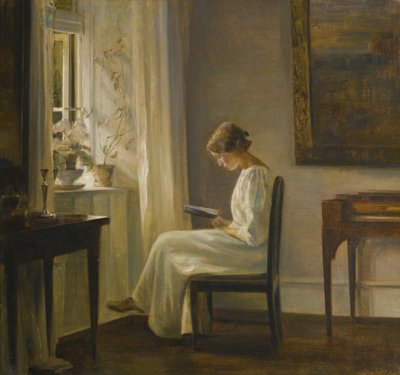 Interiør med en kvinde, der læser af Carl Holsoe