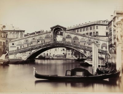 Udsigt over Canal Grande med Ponte di Rialto i Venedig. 1865-1875 af Carlo Naya