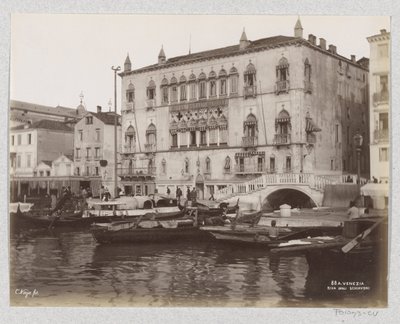 Hotel Royal Danieli i Palazzo Dandolo og både ved Riva degli Schiavoni i Venedig af Carlo Naya