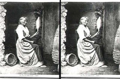 Old Woman Spinning, Capri, ca. 1865 (s/h-foto) af Carlo Naya