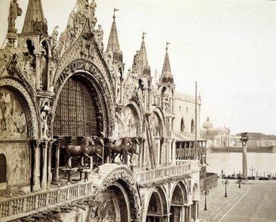 Hestene i San Marco-basilikaen i Venedig - fotografi af C. Naya af Carlo Naya