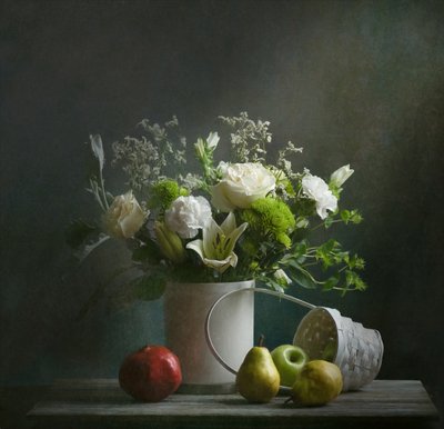 Elegant blomsterstilleben af Catherine Wang