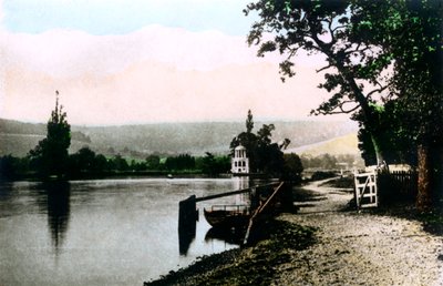 Henley Regatta Island, 20. århundrede. af Cavenders Ltd