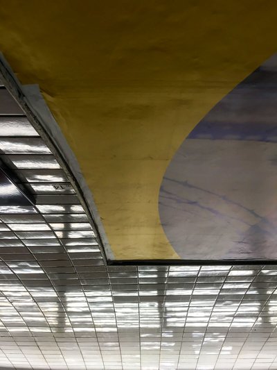 Komposition - Metro, 2019 (foto) af Cécile Jamet