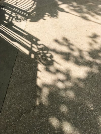 Komposition - Skygger, 2019 (foto) af Cécile Jamet