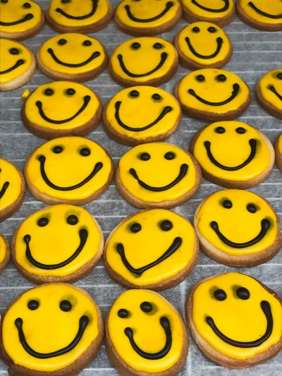 Komposition - Smiley, 2019 (foto) af Cécile Jamet