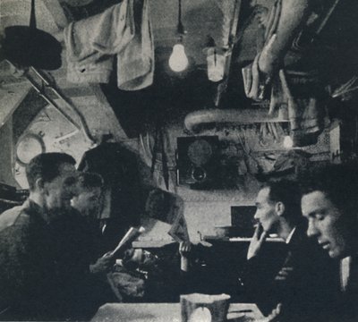 Funktionel brug af plads på messedækket, 1941 af Cecil Beaton