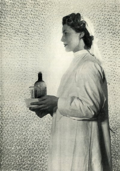 Sygeplejerske, c1943. af Cecil Beaton