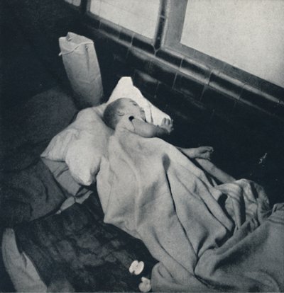 Sovende baby, 1941 af Cecil Beaton
